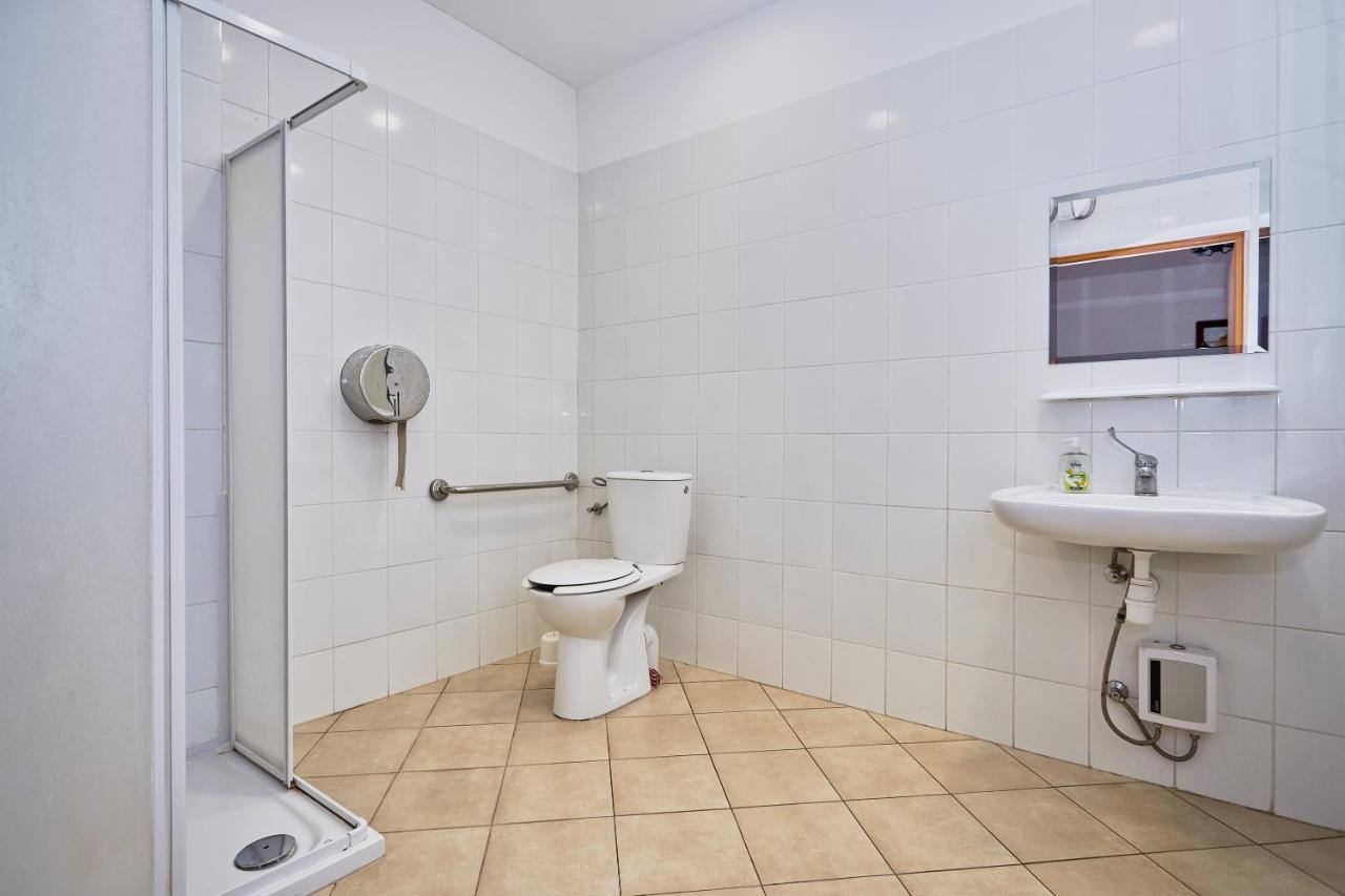 Quadrans Hostel And Caffee Na Dworcu Kolejowym Modlin 7 Min Jazdy Lotniskowym Autobusem Wahadlowym Nowy Dwór Mazowiecki Exteriér fotografie